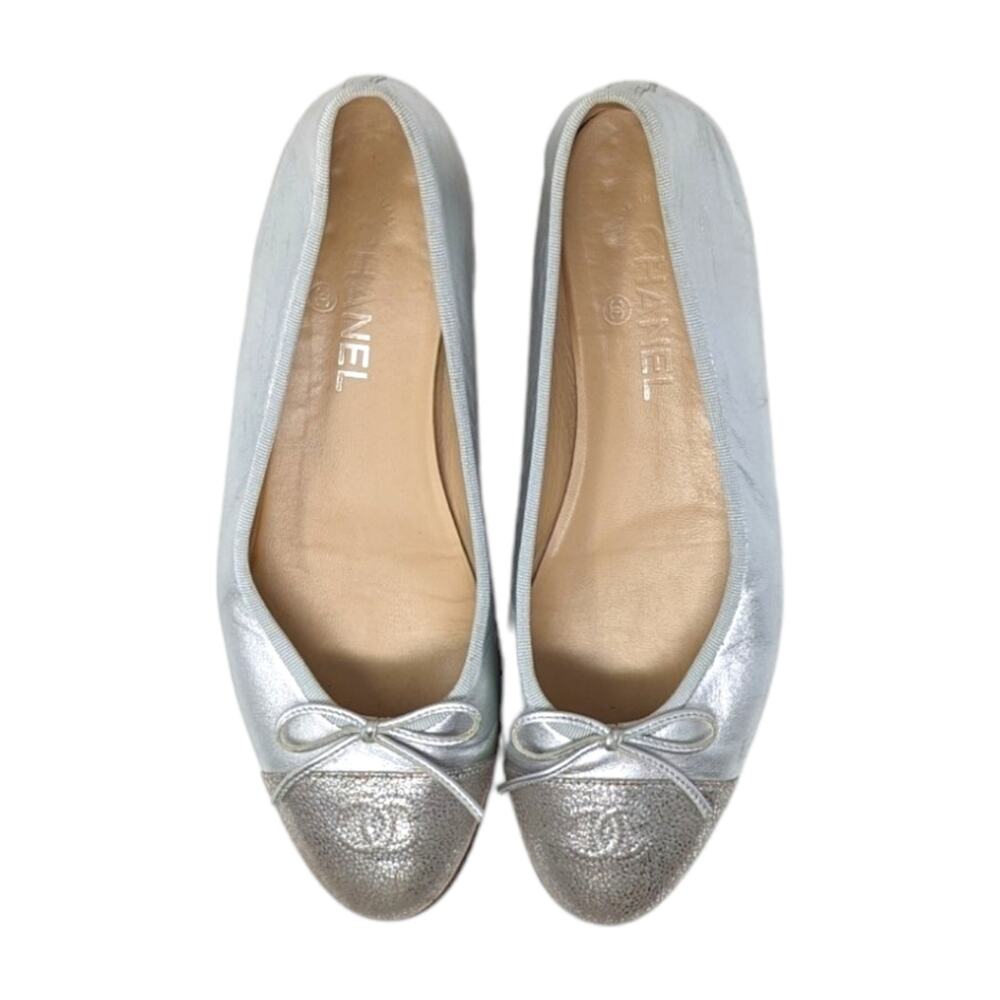 Chanel ballet flats interlocking CC logo cap toe silver metallic ballerinas 40